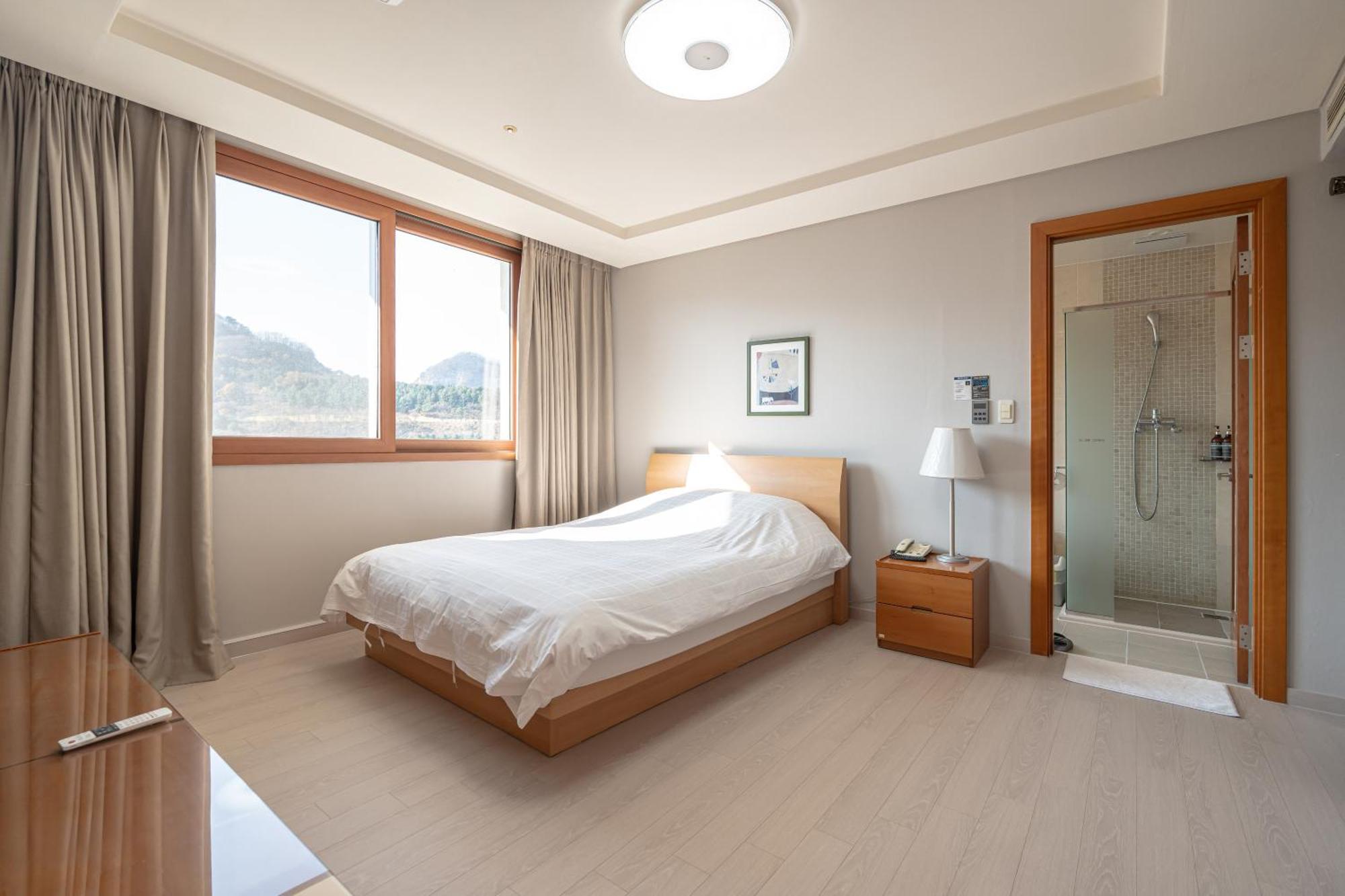 Elysian Gangchon Resort Chuncheon Bagian luar foto
