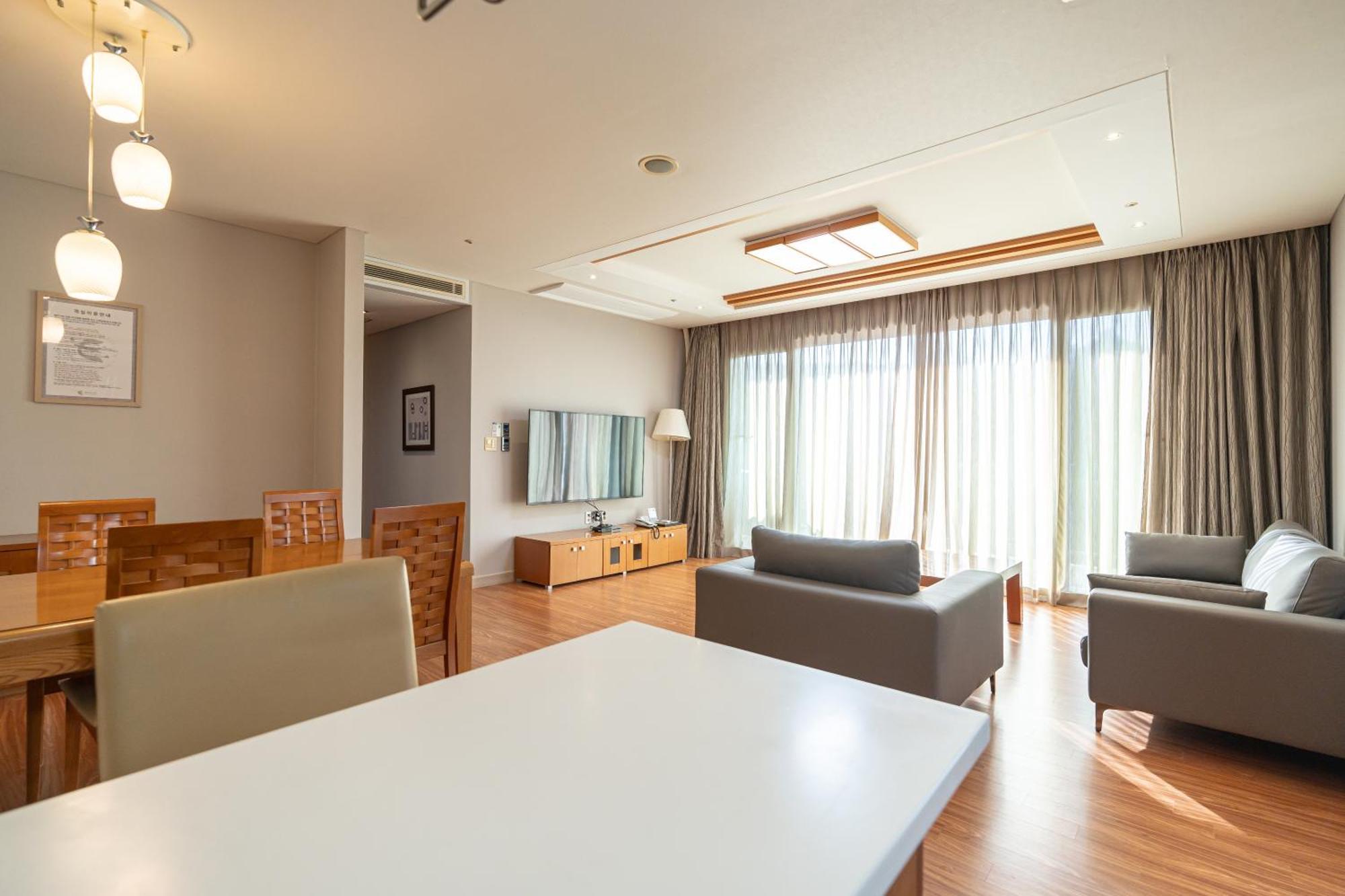 Elysian Gangchon Resort Chuncheon Bagian luar foto