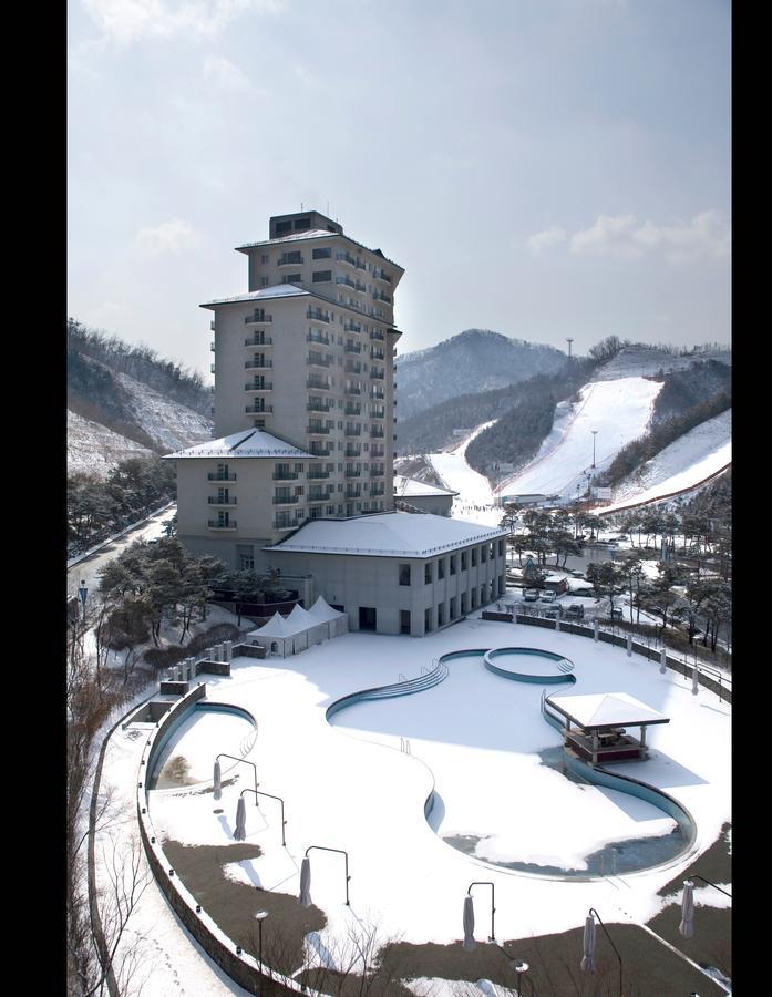 Elysian Gangchon Resort Chuncheon Bagian luar foto