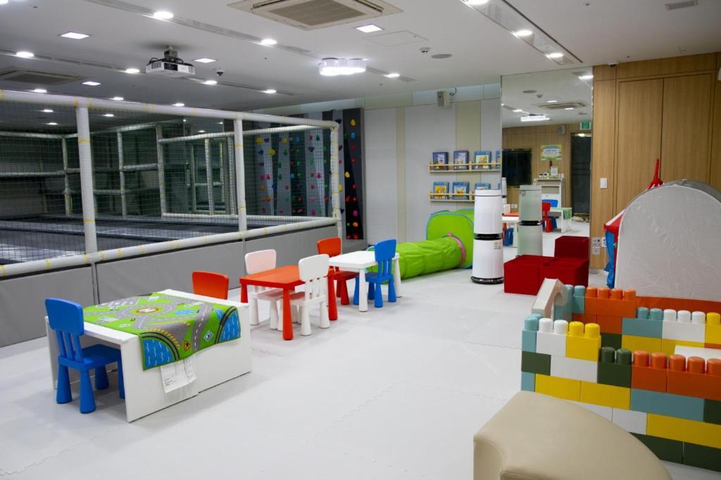 Elysian Gangchon Resort Chuncheon Bagian luar foto